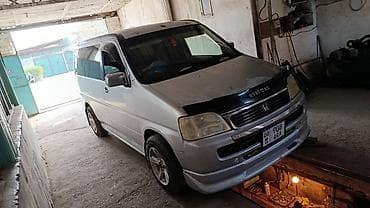 Honda CR-V: 2000 г.