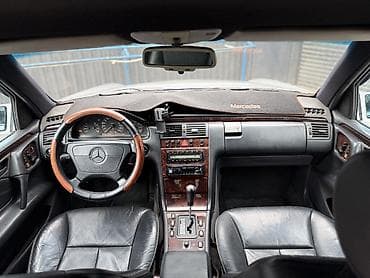Mercedes-Benz E-Class: 1996 г., 2.8 л, Автомат, Бензин, Седан