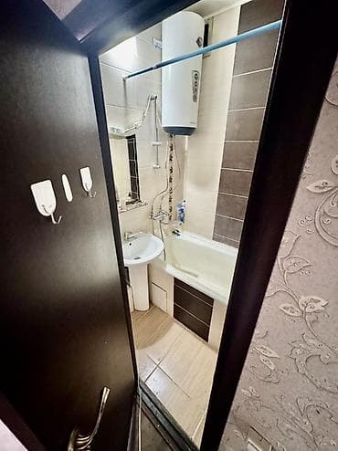 сдаю дом квартира: Сдаю детскую комнату в 3-комнатной квартире 📍10 мкр 20 000 сом — 5