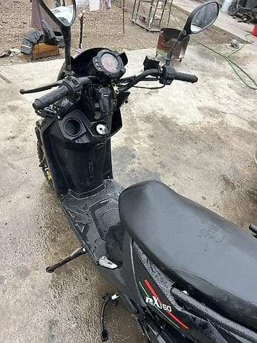 электро скутео: Тип скутера 150 куб. см, Бензин, Б/у — 5