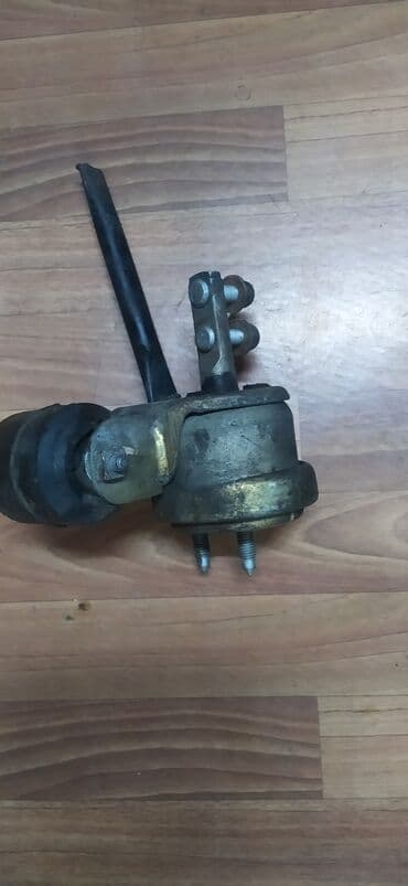 escort: Подушка мотора Ford 1999 г., Оригинал — 2