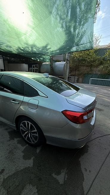 aion y plus: Honda Accord: 2019 г., Гибрид, Седан — 4
