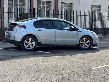 прикуриватель авто: Chevrolet Volt: 2011 г., 1.4 л, Вариатор, Гибрид, Хэтчбэк — 6