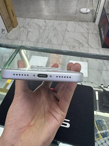 red magic 10pro: IPhone 17 Pro Max, Б/у, 256 ГБ, White Titanium, Зарядное устройство, Коробка, 100 % — 5