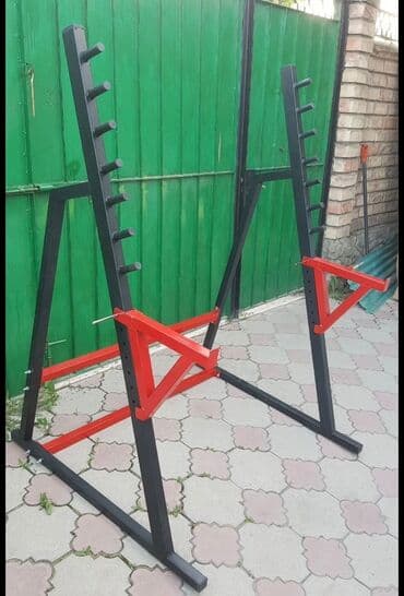 гантели со съемными дисками: Стойка для штанги, выполненная из металла, окрашенного в черный и — 1