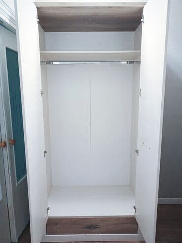 Кийим салуучу шкафтар: Кийим салуучу шкаф, Колдонулган, Түз — 3