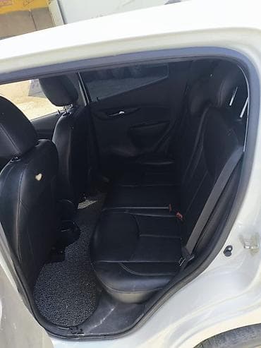 спарк 2016: Chevrolet Spark: 2016 г., 1 л, Автомат, Бензин, Хэтчбэк — 4