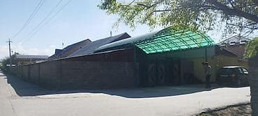 дом в манас: Продаётся дом, 4 большие комнаты, общая площадь 100м2., так же две — 2