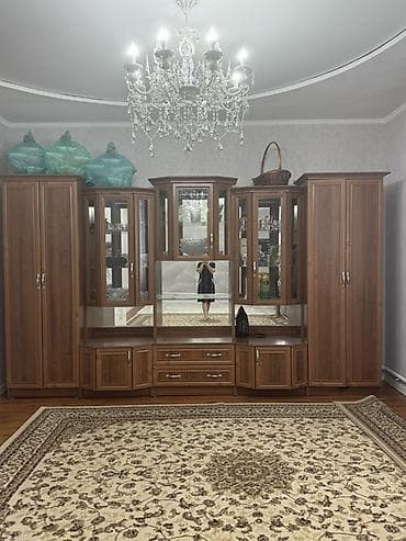 Стенка-шкаф, Тип стенки-шкафа: Модульная, Для зала, Б/у, Особенности: С отделением под телевизор at lalafo.kg Стенка-шкаф, Тип стенки-шкафа: Модульная, Для зала, Б/у, Особенности: С отделением под телевизор