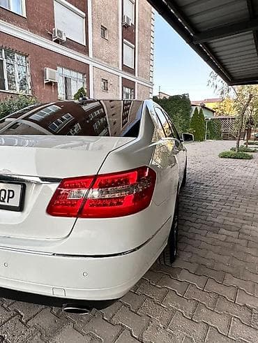 Транспорт: Mercedes-Benz E-Class: 2013 г., 3.5 л, Автомат, Бензин, Седан — 6