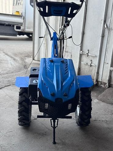 квадроцикл на бензине: Мотоблок 20 лс Бензин, Дизель 
Марка :Беларусь 
Стартер пускач — 1