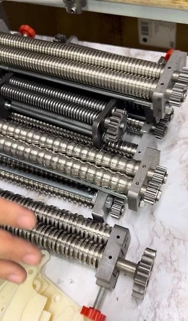 Компрессоры: Запчасти для промышленного оборудования и механизмов Ассортимент: - — 2