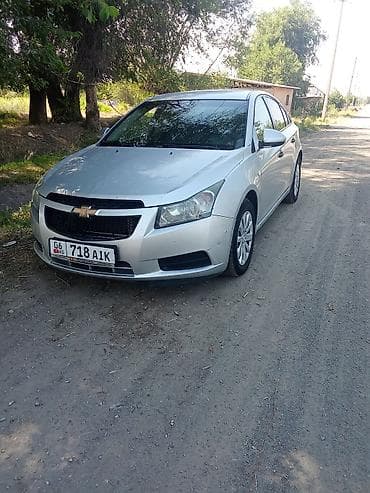 спарк капот: Chevrolet Cruze: 2011 г., 1.6 л, Механика, Седан — 3