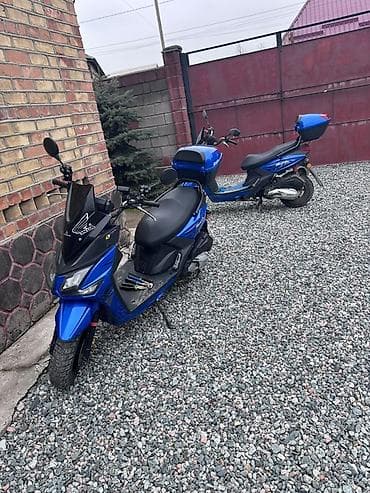 toyota mark blit: Скутеры/мопеды, синие, класс городского/пригородного передвижения — 1