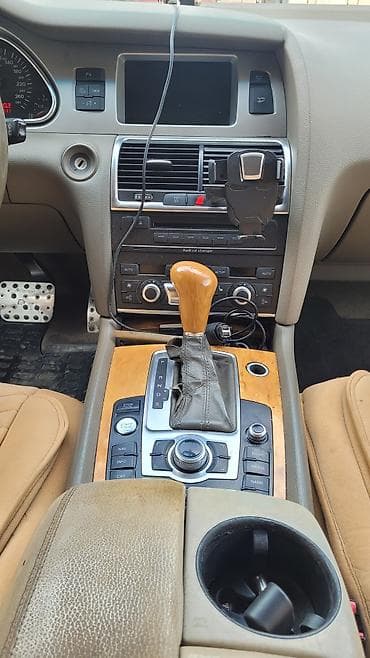 Audi: Audi Q7: 2007 г., 4.2 л, Автомат, Бензин, Внедорожник — 10