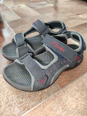 фирменный обувь: Продаётся б/у обувь в хорошем состоянии. Серые ботинки Размер 8 (по — 4