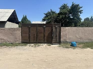 Продается дом, 5 соток, 4 комнаты, есть канализация, рядом школы — 3
