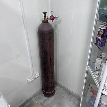 180 литров: Баллон газовый с редуктором и манометром. Описание: - Стальной баллон — 2