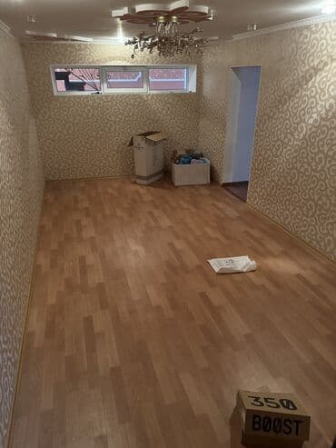 продаю дом село кут: Гостевой дом в отдельно стоящем 3-этажном коттедже. Район — 21