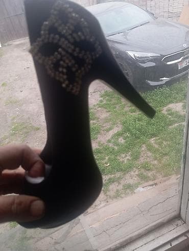 женские каблуки: Женские туфли на каблуке — подборка классических черных пар — 6