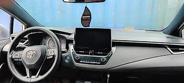 bmw x7 2020: Toyota Corolla: 2019 г., 1.8 л, Гибрид, Седан — 1