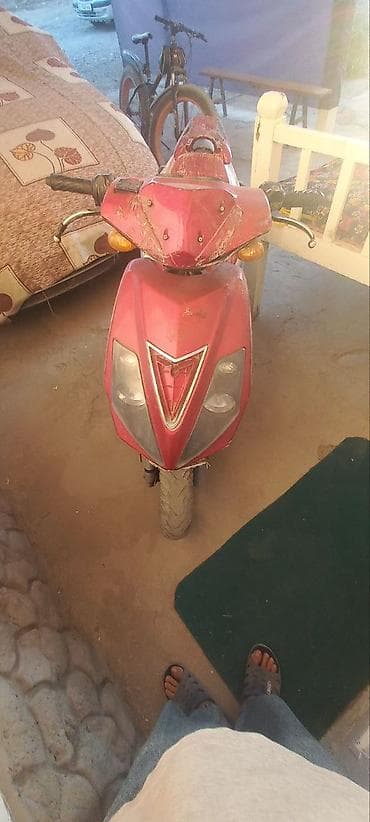 Скутеры: Скутер 50 см³ (бензиновый), красный Описание: мопед не на ходу мастер — 3