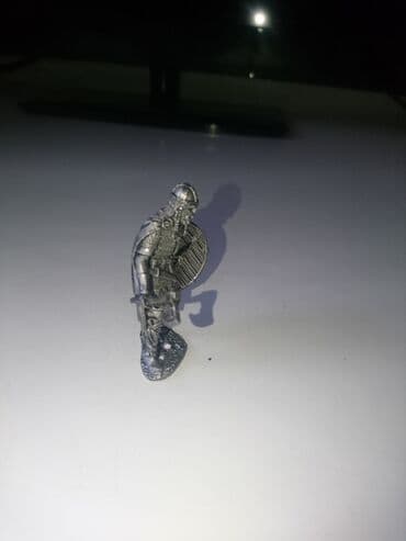 продажа статуэток: Оловянный викинг и геодезист — 8