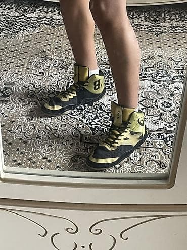 Мырзалардын бут кийими: Эркектердин кроссовкасы, 43, Asics, Колдонулган, түсү - Ак, Өзү алып кетүү, Акылуу жеткирүү — 2