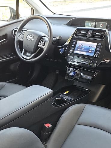 byd e9: Toyota Prius: 2019 г., 1.8 л, Вариатор, Гибрид, Лифтбек — 5