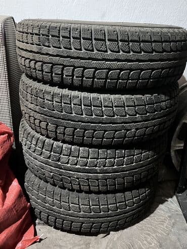 шина на москвич: Шины 175 / 65 / R 14, Maxtrek — 1