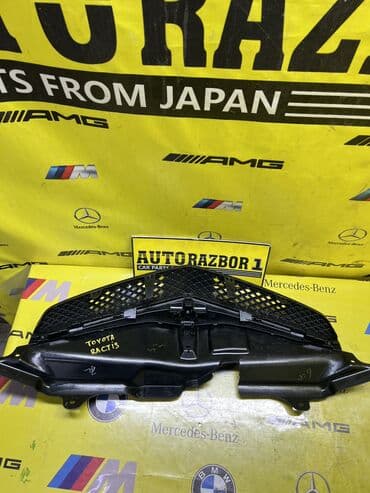 16 lt: Решетка радиатора Toyota Б/у, Оригинал — 2