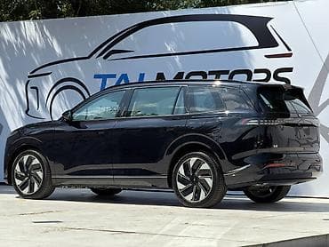 илизон машына: Dongfeng : 2025 г., 1.5 л, Автомат, Гибрид, Кроссовер — 1