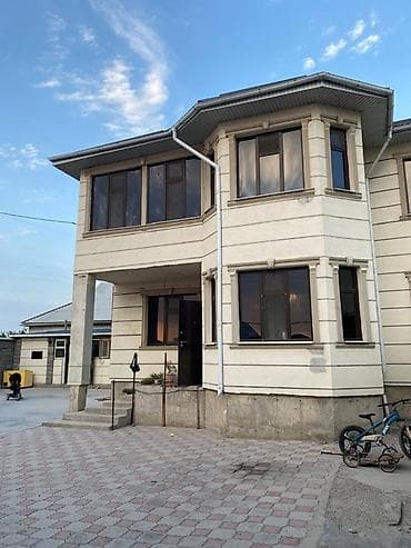 сдается квартира новопавловка: Просторный двухэтажный дом с современным фасадом и панорамным — 1