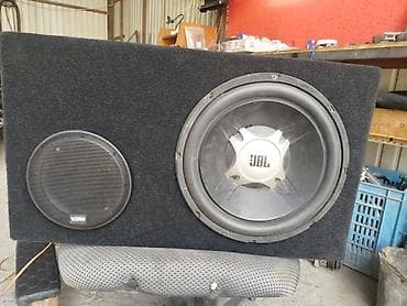 круглый: Автомобильный сабвуферный комплект JBL в корпусе - Сабвуфер JBL — 1