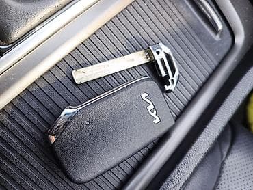 Автокосметика: Ачкыч Kia 2020 г., Колдонулган, Оригинал — 1