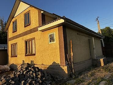 Продаётся двухэтажный дом с приусадебным участком. Характеристики