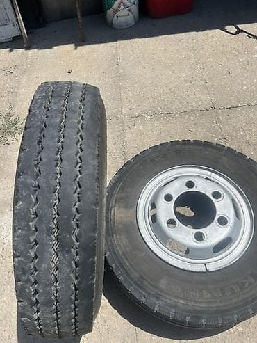 Транспорт: Два грузовых колеса в сборе: диски + шины Kumho. Характеристики: - — 2