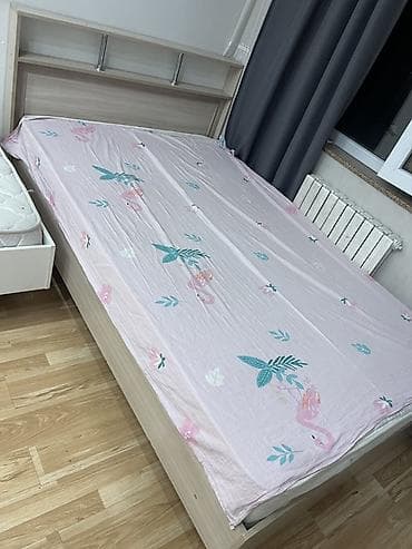 Дом и сад: Срочно. В связи с переездом. кровать с высоким изголовьем и — 1