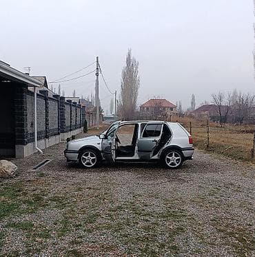 Транспорт: Volkswagen Golf: 1993 г., 1.6 л, Хэтчбэк — 4