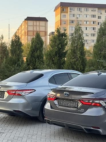 byd e2 2021: Toyota Camry: 2021 г., 2.5 л, Автомат, Гибрид, Седан — 7