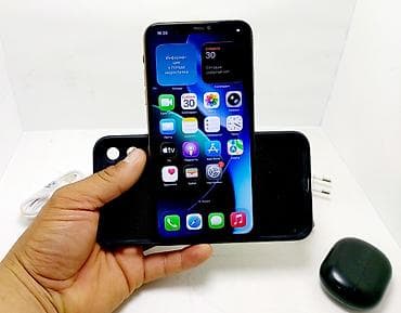 iphone 13 pro maks: IPhone 11 Pro Max, Б/у, 256 ГБ, Золотой, Зарядное устройство, 65 % — 3