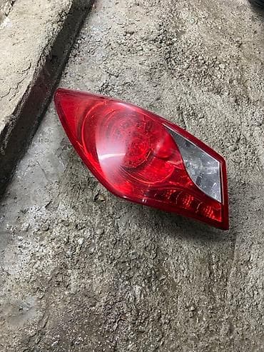 Задний правый стоп-сигнал