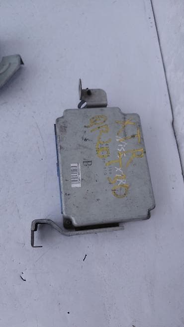Блок управления двигателем (ECU) для Nissan X-Trail NT30. -