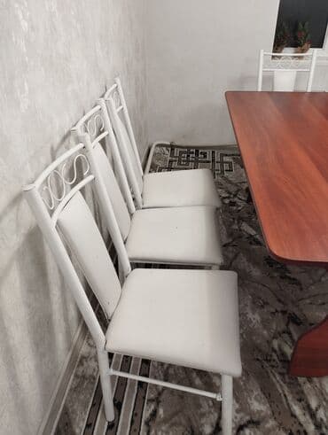 кухонный стол с стулями: Кухонный стол и стул, Б/у, цвет - Белый — 10