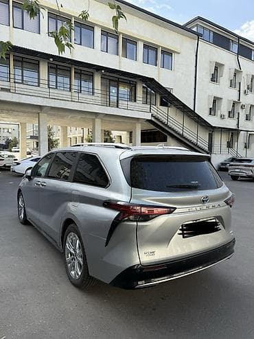 e2 byd: Toyota Sienna: 2022 г., Гибрид, Минивэн — 4