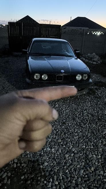капот на бмв 39: BMW 5 series: 1990 г., Механика, Седан — 7