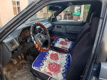 мини борт: Mazda 626: 1986 г., 1.6 л, Ручные, Бензин, Хэтчбэк — 6