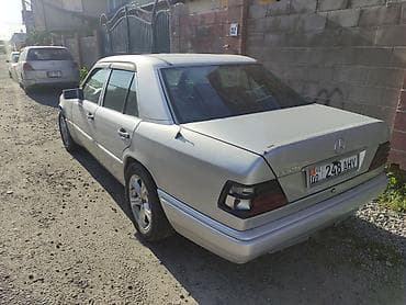 ешка 281: Mercedes-Benz W124: 1993 г., 2 л, Механика, Бензин, Седан — 4