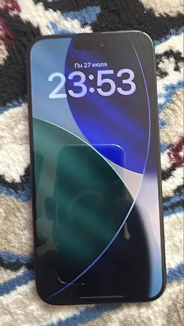 IPhone 15 Pro Max, 256 ГБ - Экран 6.7", Dynamic Island; на фото —