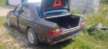Транспорт: Mercedes-Benz W124: 1992 г., 2 л, Механика, Бензин, Седан — 2